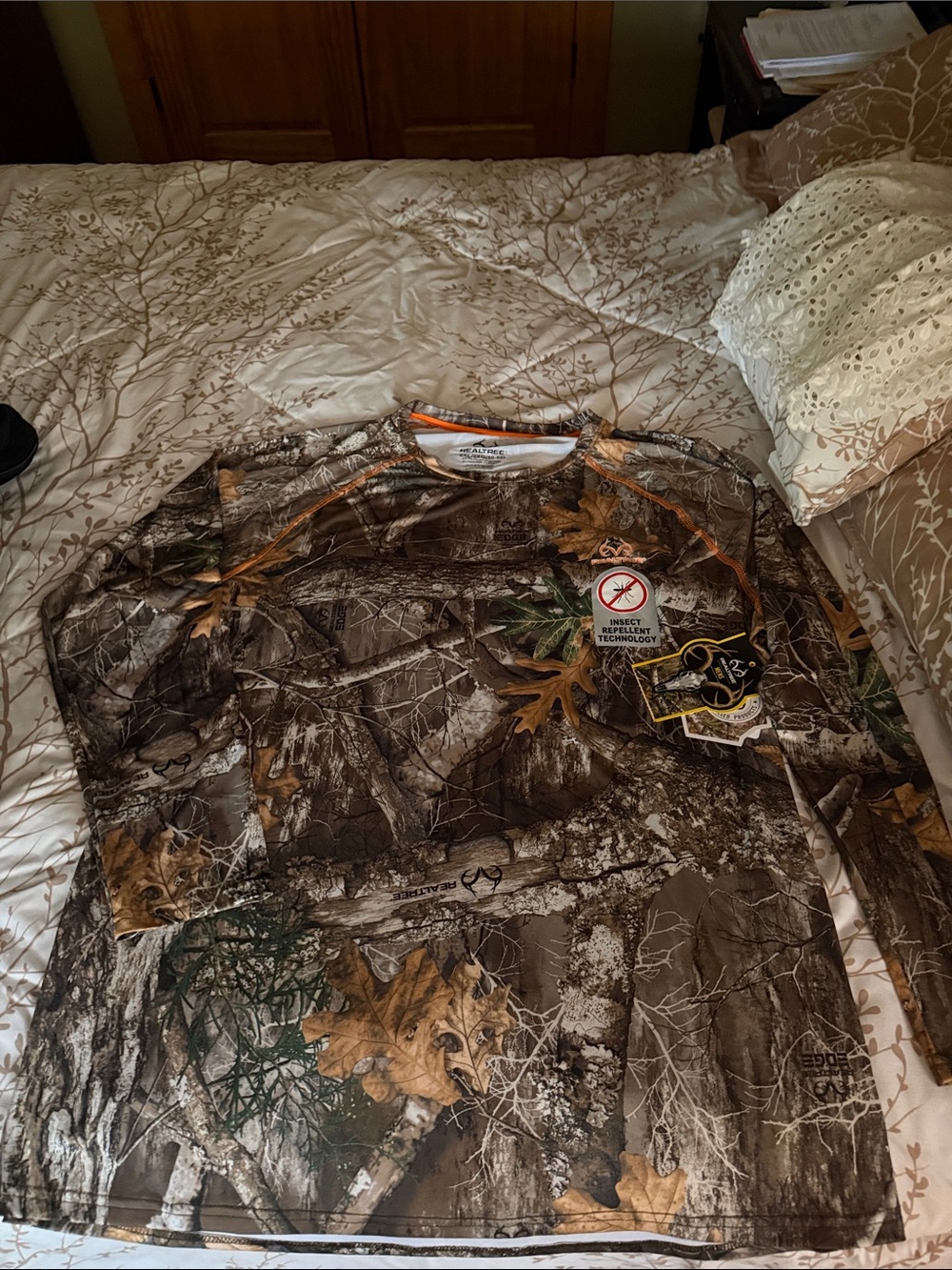 Realtree Men's Long-Sleeve Camouflage Hunting Tee - Brown/Green